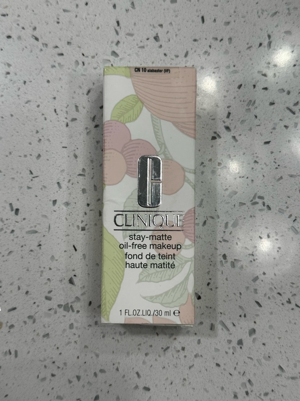 Clinique Floral Stay-Matte Oil-Free Makeup – Pink, Cream & Light Green Box